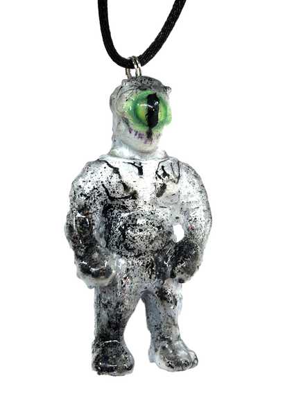 MVH Ollie VAG Sofubi AEQEA custom Ollieun Mutant Vagina Softcore Vinyl Artist Gacha Pendant Designer Toy Necklace