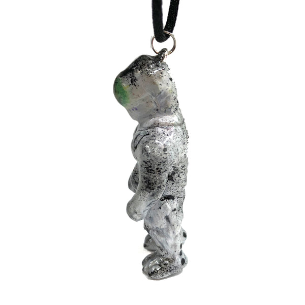 MVH Ollie VAG Sofubi AEQEA custom Ollieun Mutant Vagina Softcore Vinyl Artist Gacha Pendant Designer Toy Necklace