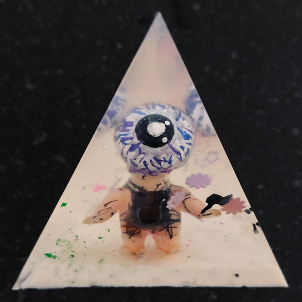 AEQEA Oenun Triangular Pyramid Tetrahedron 2020 Vision Bermuda Triangle Acrylic Encased Custom Kewpie Sofubi Mashup